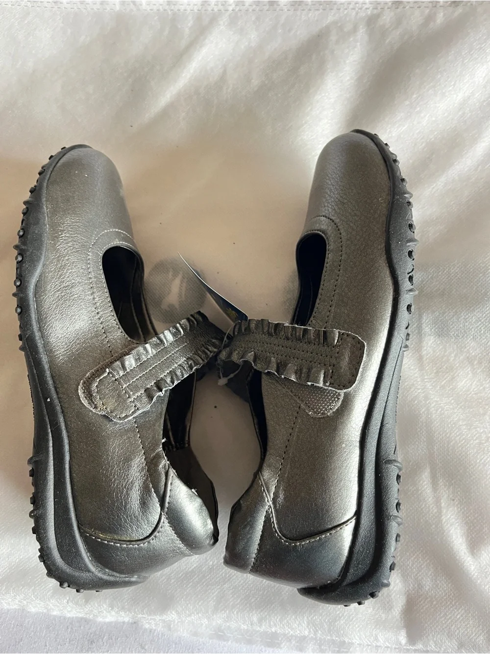 Sonoma Metallic Pewter Ruffled Mary Jane Shoes Sz 4 Youth